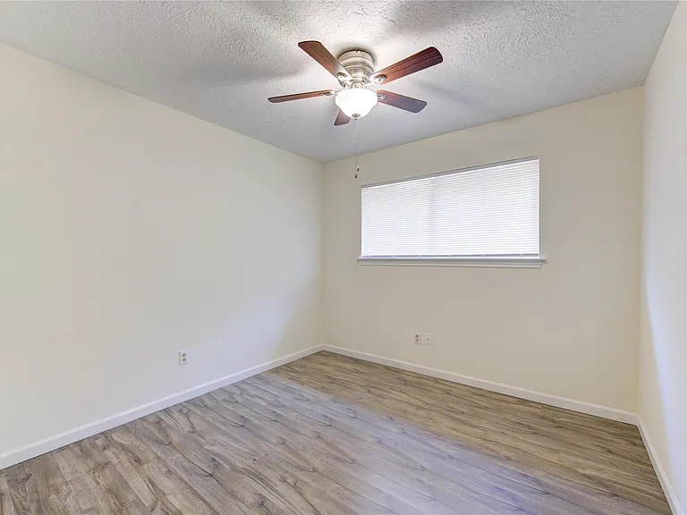 950 Grand Junction Dr — Photo 27