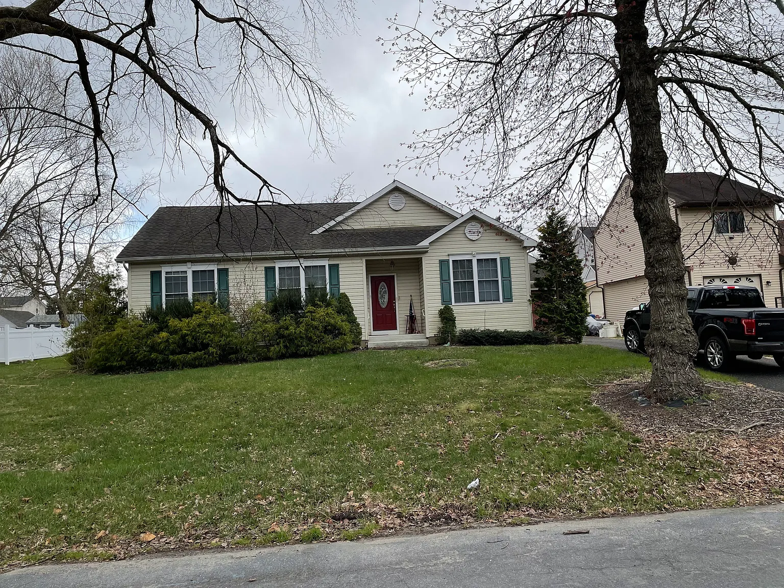 3 bed, 1350 sqft, $2,850 — Photo 1