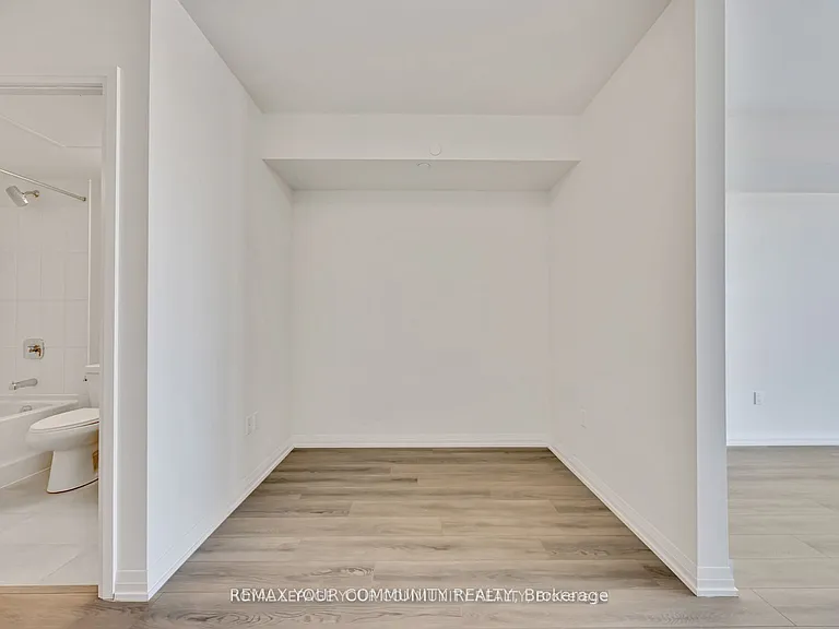 8960 Jane St #429 — Photo 6
