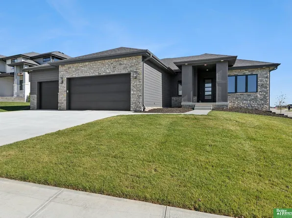 3321 S 212th St, Elkhorn, NE 68022