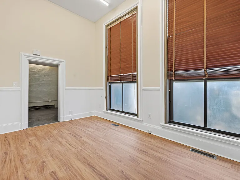 1110 Washington St — Photo 19