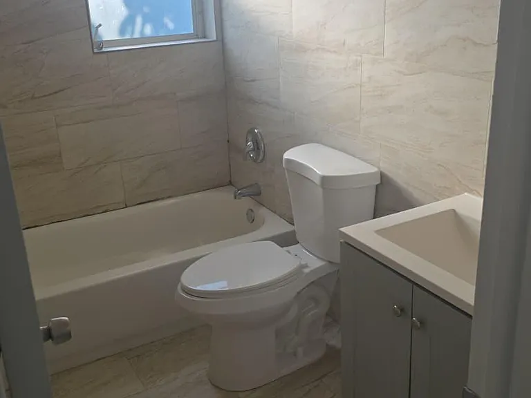 5250 SW 90th Way #1-4 — Photo 3