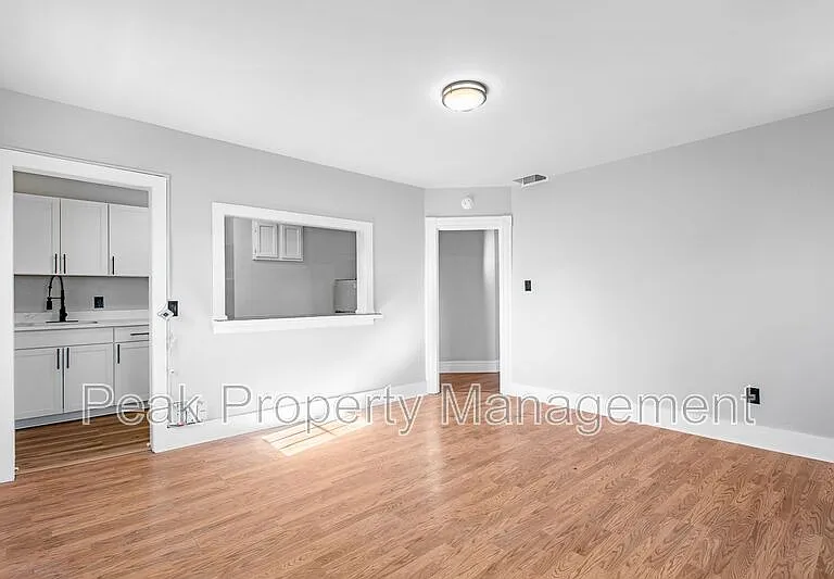 2901 Ellwood Ave #2 — Photo 19