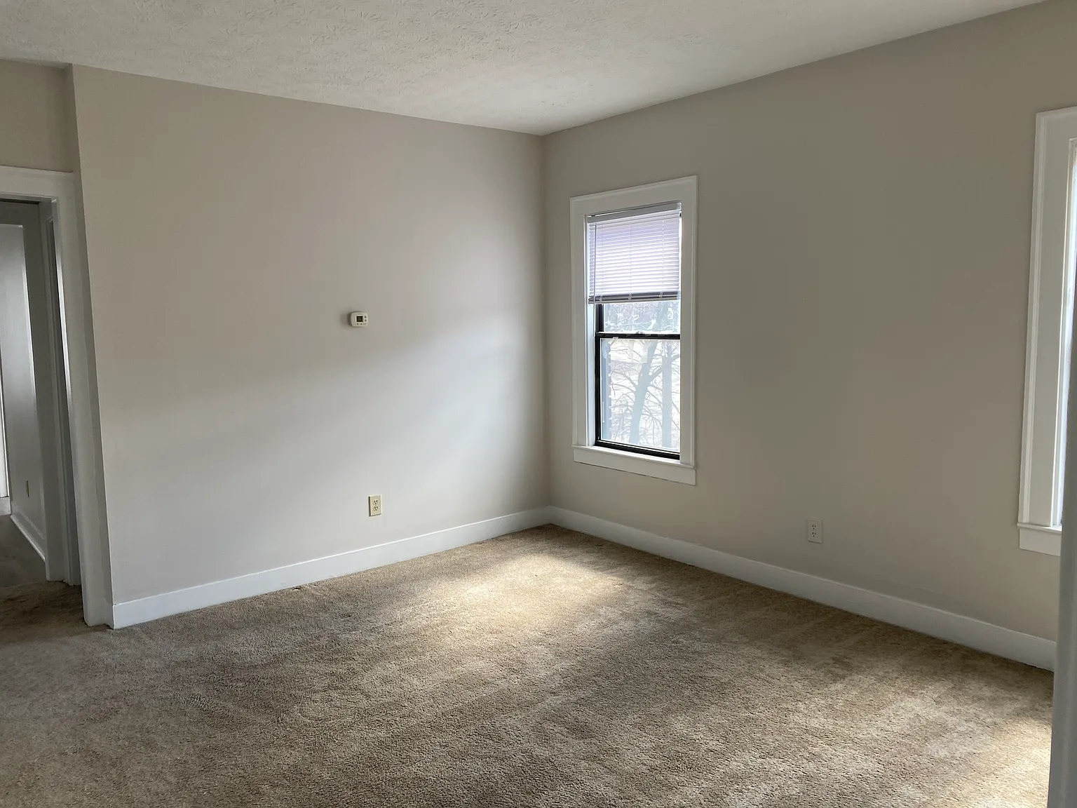 3 bed, 953 sqft, $1,150 — Photo 2