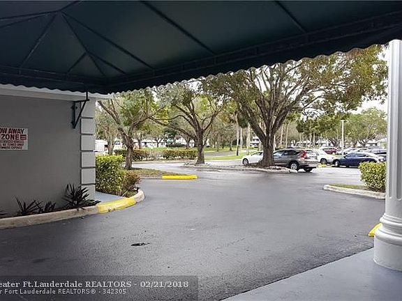 3rd image of 1526 Whitehall Dr APT 203