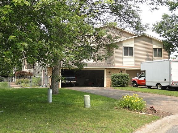 2nd image of 809 Clover Leaf Pkwy NE