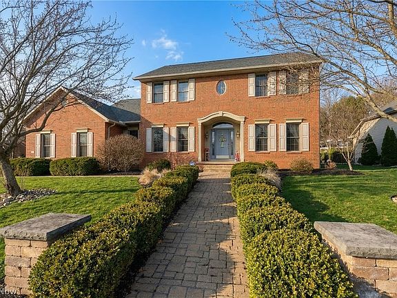 2nd image of 806 Forrest Ridge Dr