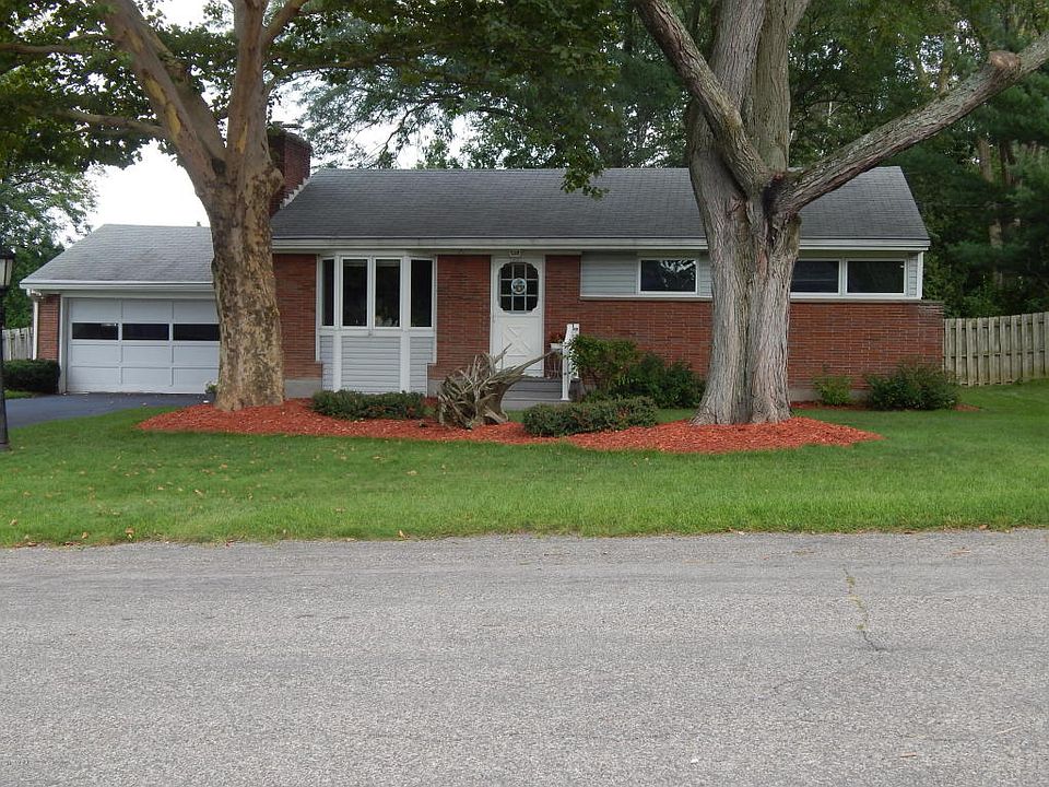 1st image of 1938 Moerland Ct NW