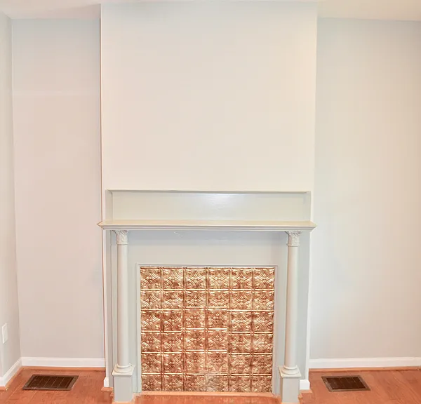 1444 N Edgewood St — Photo 3