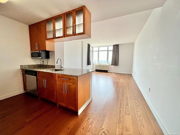 2nd image of 40-26 College Point Blvd Unit 1815