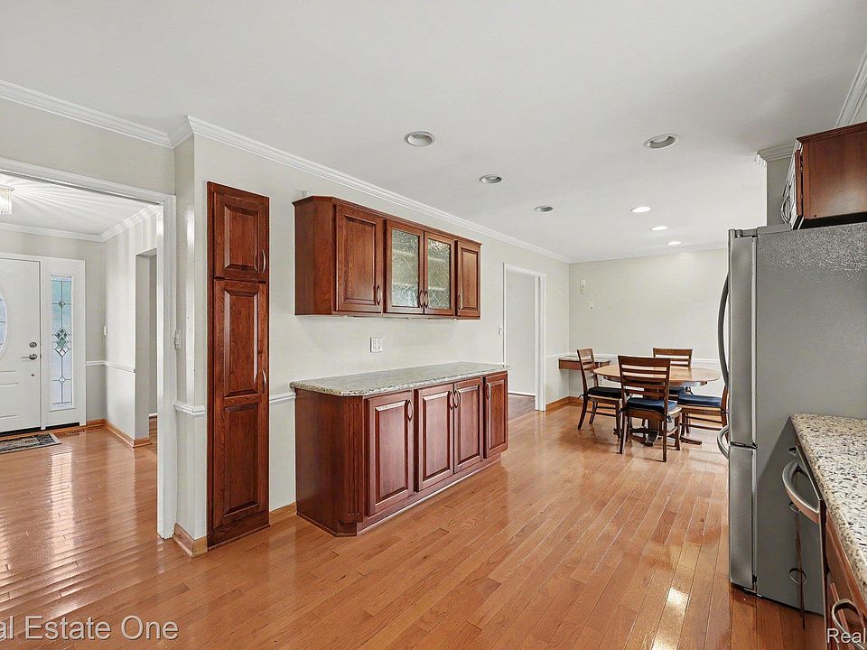 6639 Tamerlane Dr, photo 5