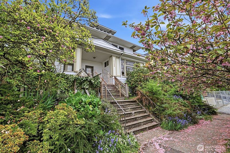 2nd image of 6238 Woodlawn Avenue N