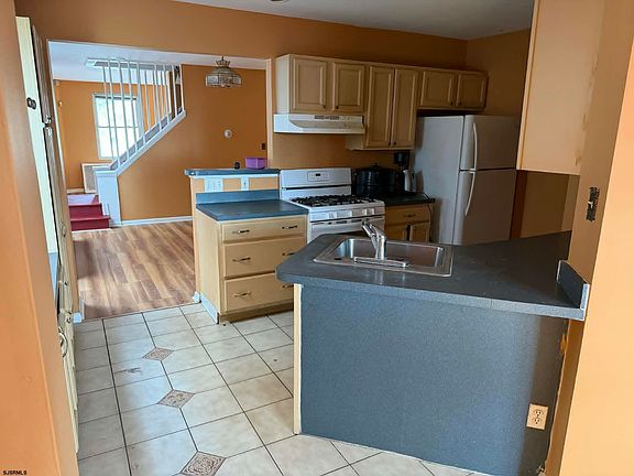 5th image of 3107 Fairmount Ave