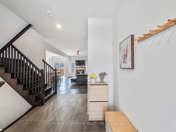 2nd image of 79 Greenwich Ave