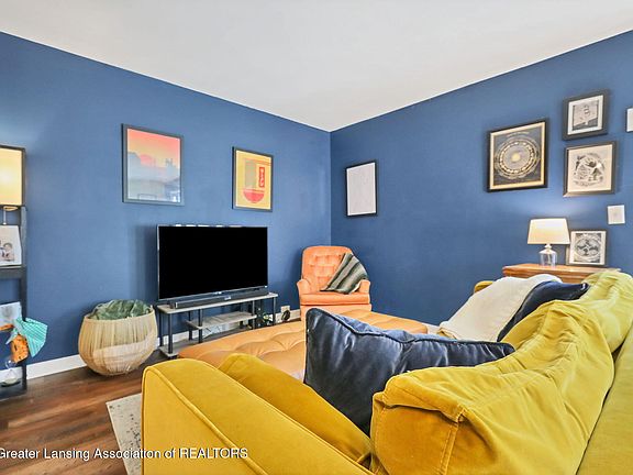 5th image of 1627 Peppertree Ln #14