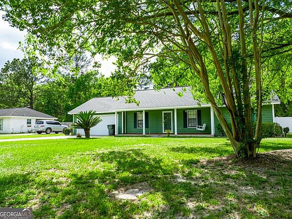 3rd image of 565 S Oaks Ct
