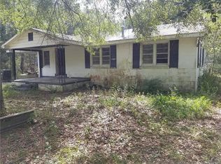 904 Chickenfoot Rd, Lumberton, NC 28358