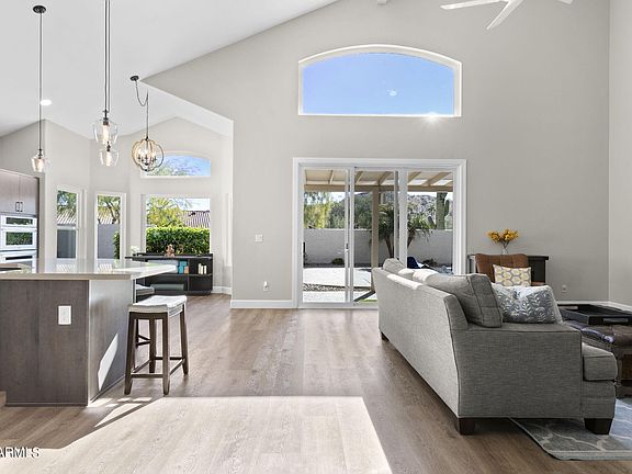5th image of 2515 E GOLDENROD Street