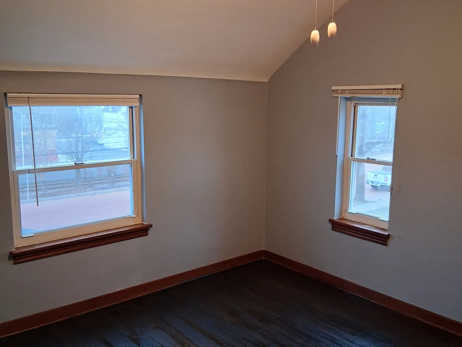 3 bed, 1100 sqft, $1,600 — Photo 1