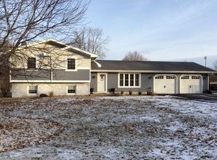 710 W Weaver Rd, Forsyth, IL 62535