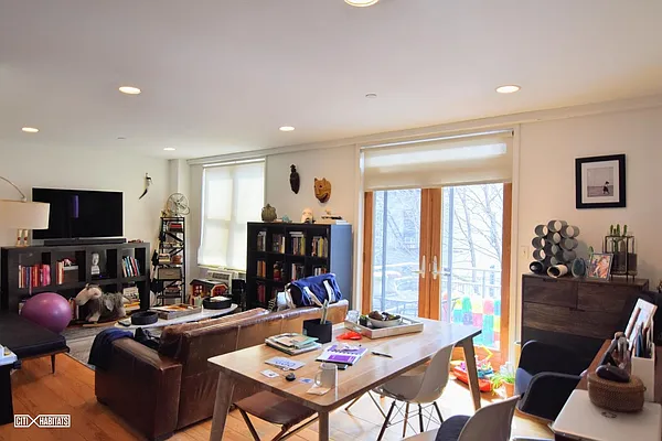 Rented by Citi Habitats | media 22