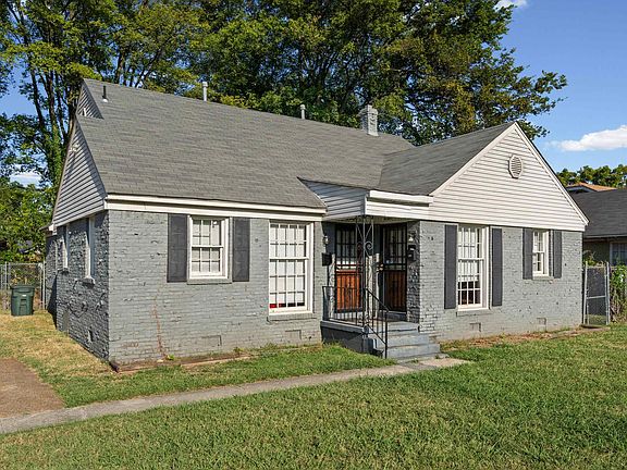 2nd image of 823 Dickinson St