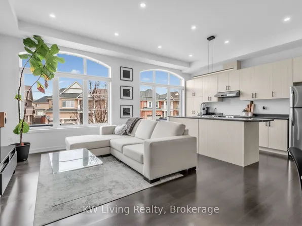 334 John Davis Gate, Whitchurch Stouffville, ON L4A 1X1