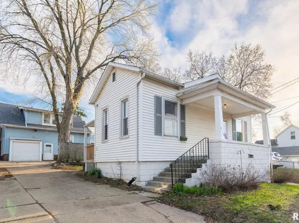 918 Margaret St, Pekin, IL 61554