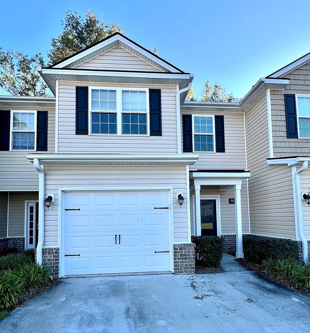 Charming Town Home — Photo 2