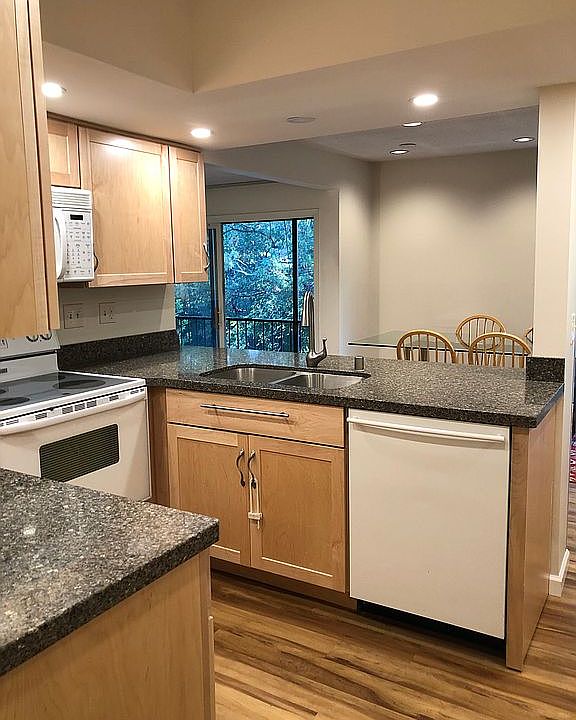 New Kitchen w maple cabinets