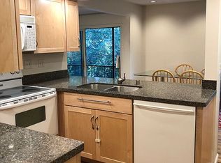6105 Lincoln Dr APT 128, Edina, MN 55436