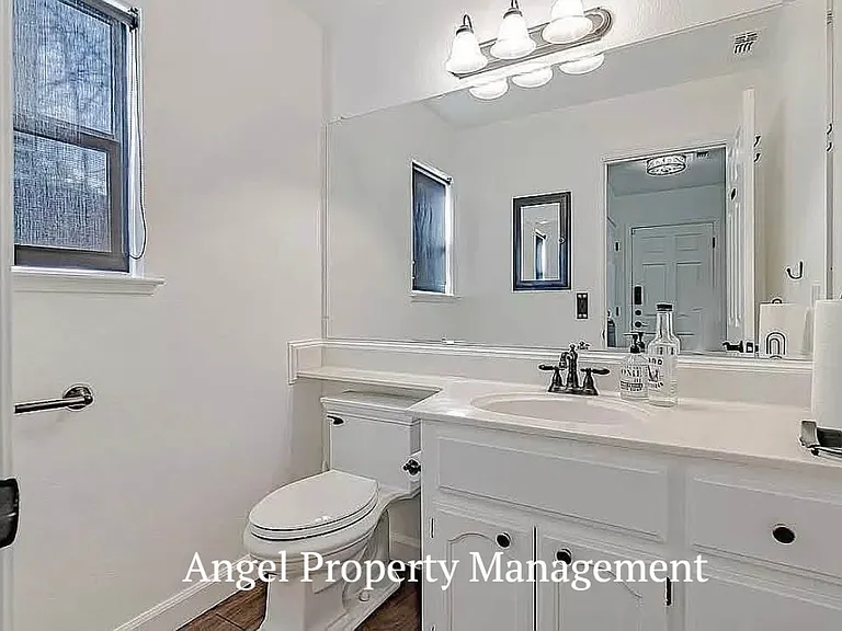 2206 Halsey Cir — Photo 8