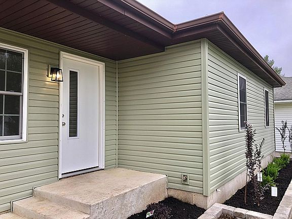 4th image of 104 Maplewood Dr