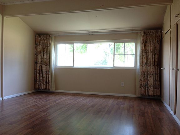 4th image of 12931 Kittridge St
