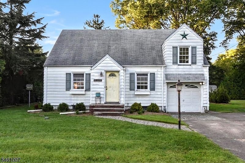 1st image of 25 Stanley Ct