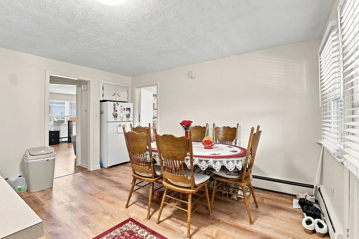 1 bed, 1.0 bath, 754 sqft, $1,600 — Photo 3