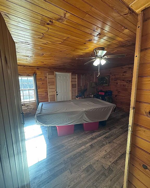 1st image of 937 Clayton Hollow Rd