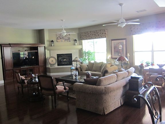 Great Rm (25'x22')