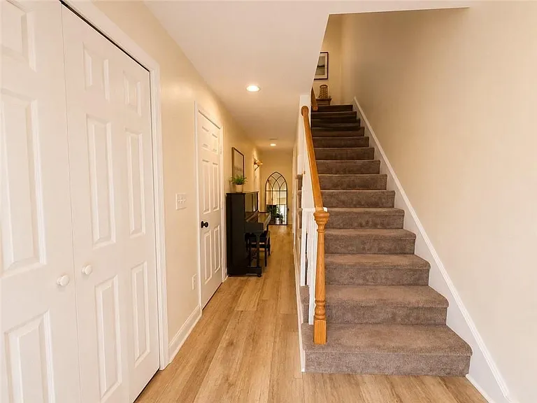 520 Corey Ln — Photo 20