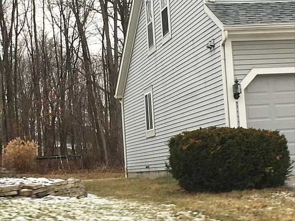 3rd image of 165 Kingsmeadow Ln
