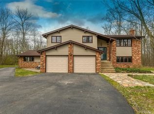 12610 Bass Lake Rd, Chardon, OH 44024