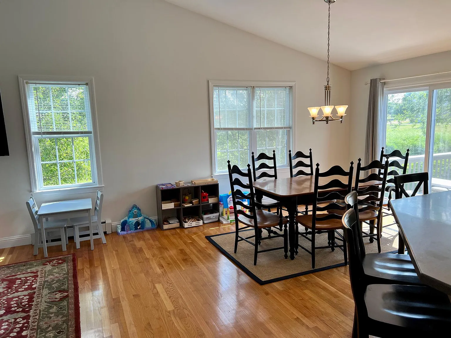 3 bed, 1409 sqft, $3,250 — Photo 3