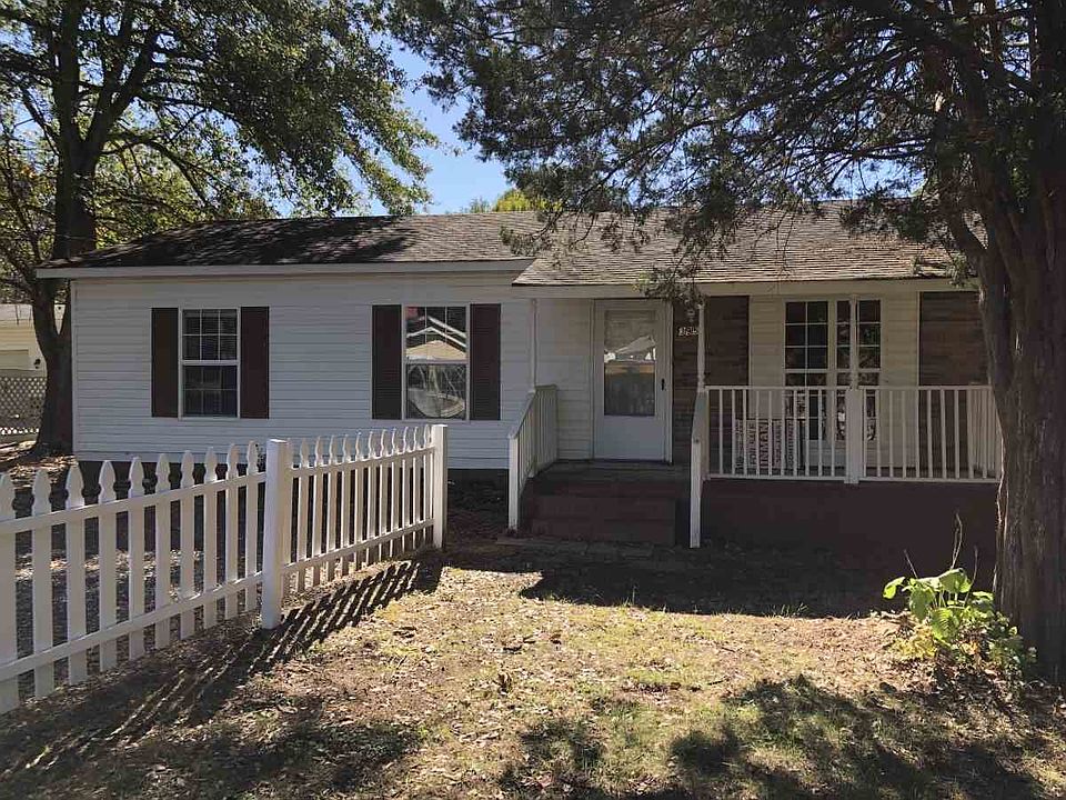1st image of 395 Seminole Dr
