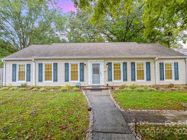 438 Bass Ln, Charlotte, NC 28270