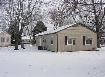 2nd image of 1114 N Redwood Dr