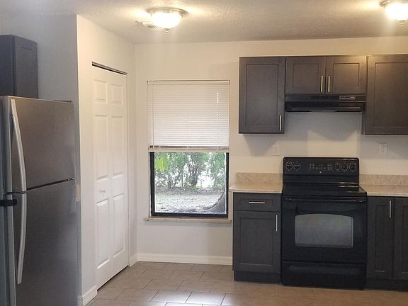 2nd image of 500 Lincoln Ave