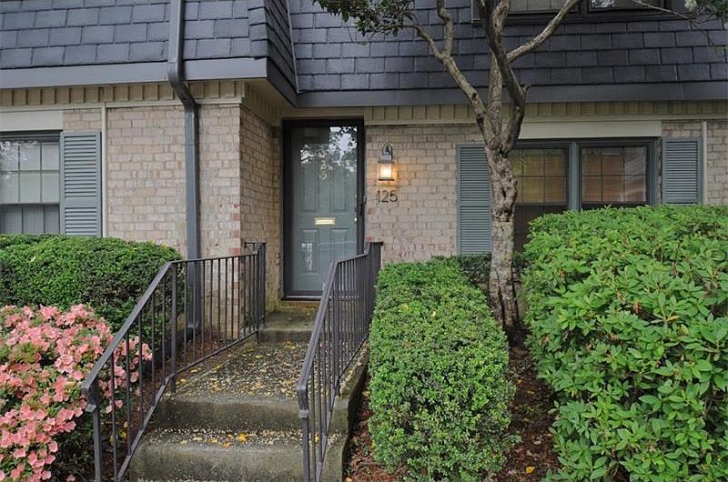 2nd image of 125 Amherst Pl NW