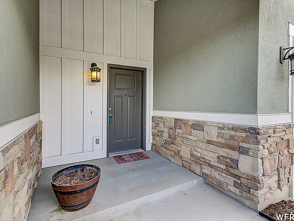 3rd image of 12703 S Riverton Park Ln