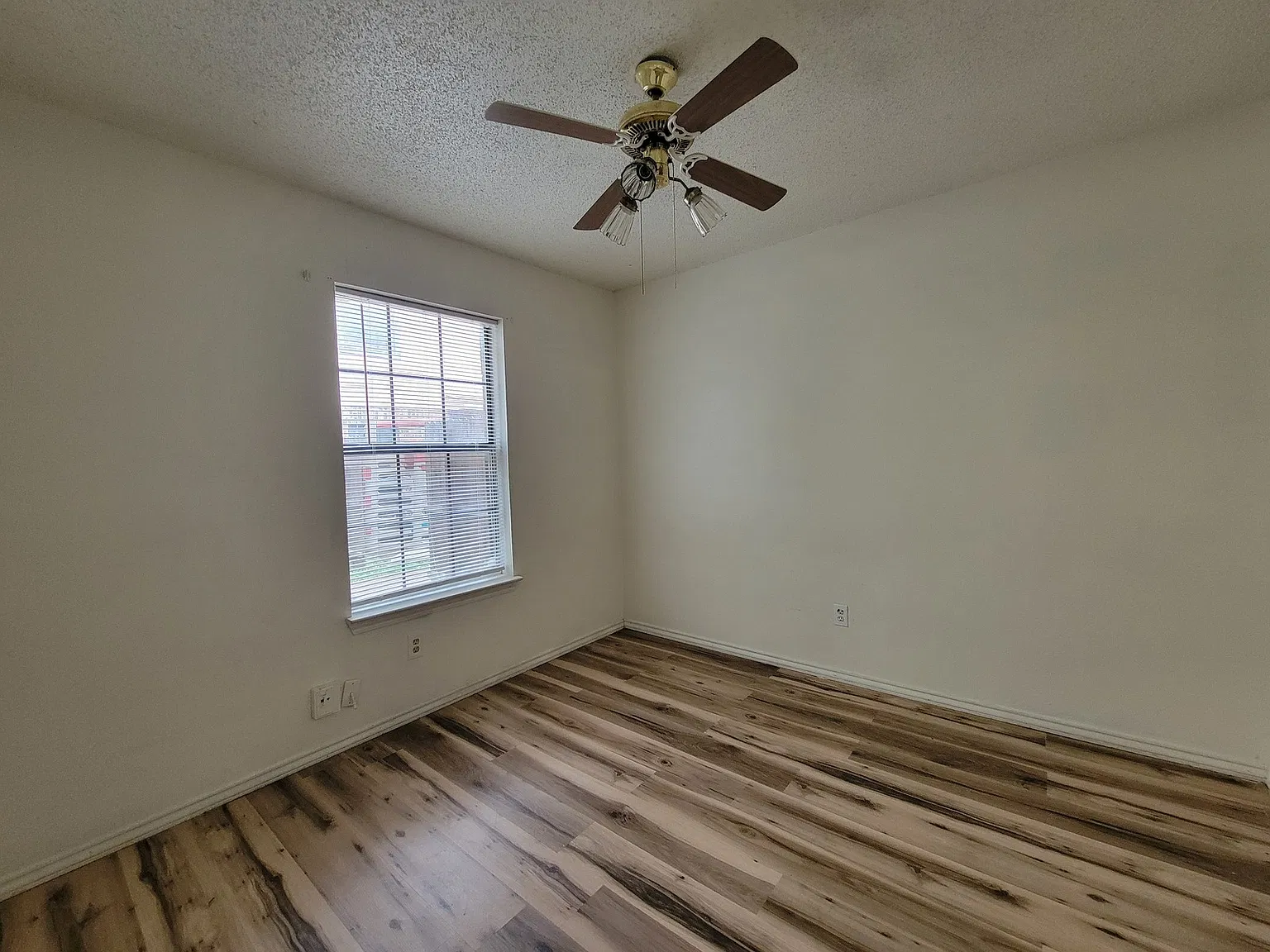 3-Bed 2-Bath Apartment In Seagoville — Photo 4