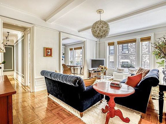 2nd image of 160 W 87th St APT 7A
